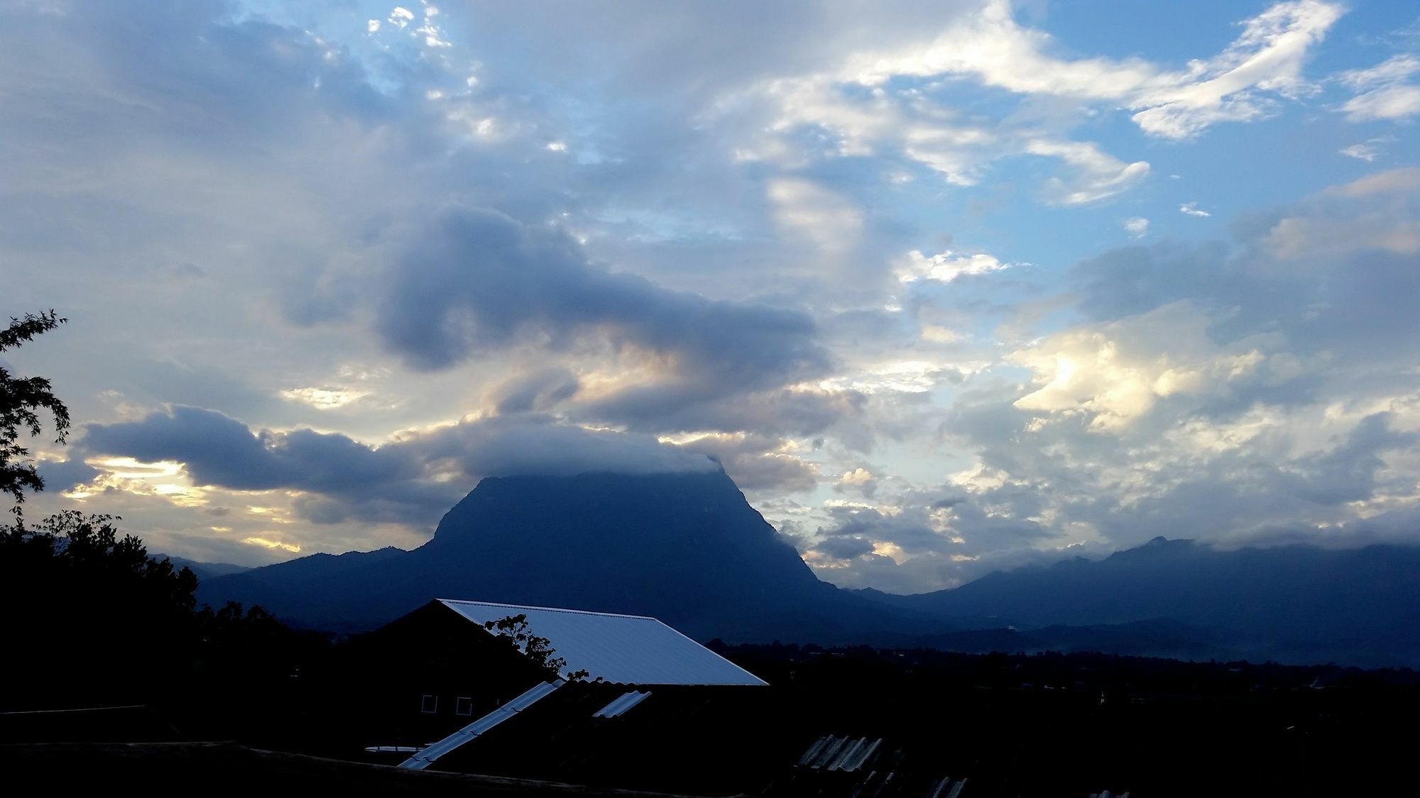 Baan Aingdoi Homestay, Chiang Dao Eksteriør bilde