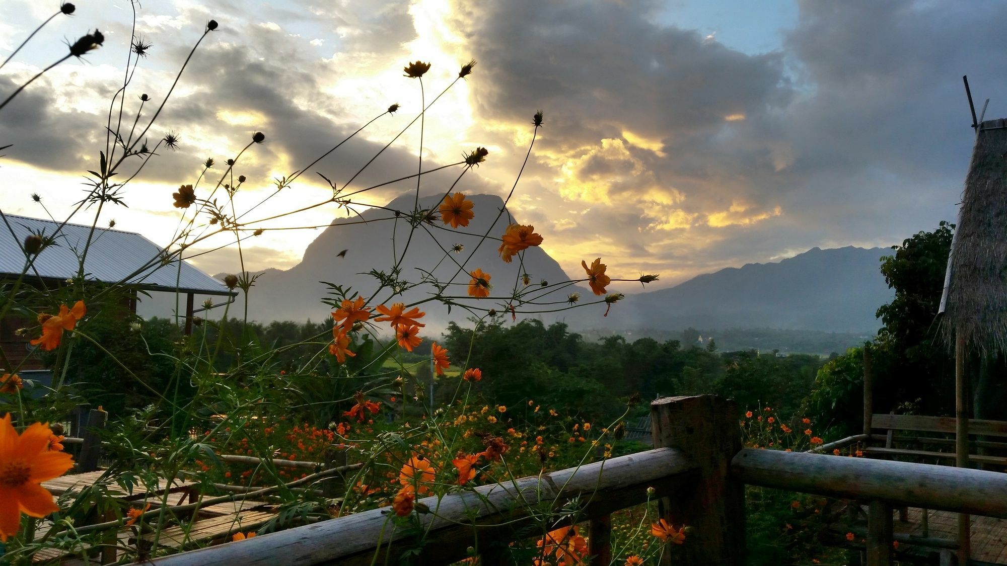 Baan Aingdoi Homestay, Chiang Dao Eksteriør bilde